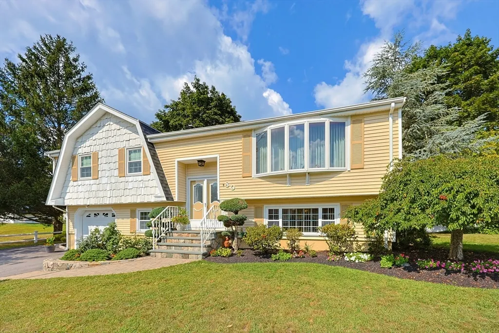 80 Joanne Rd, Stoughton