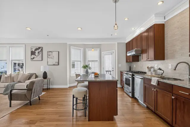 96 Neponset Ave #1