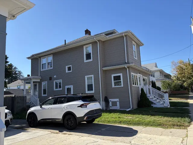 53 Ellington Rd