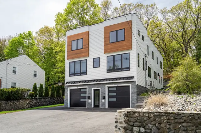366 Massachusetts Ave #366