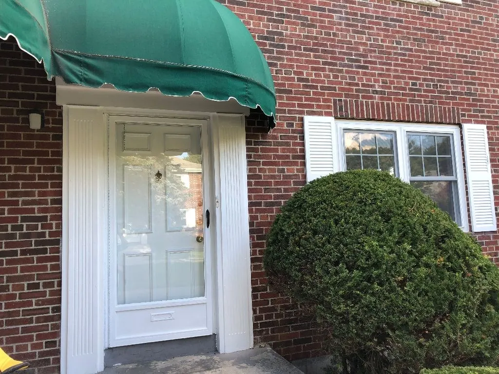 132 Emerson Gardens Rd #132, Lexington