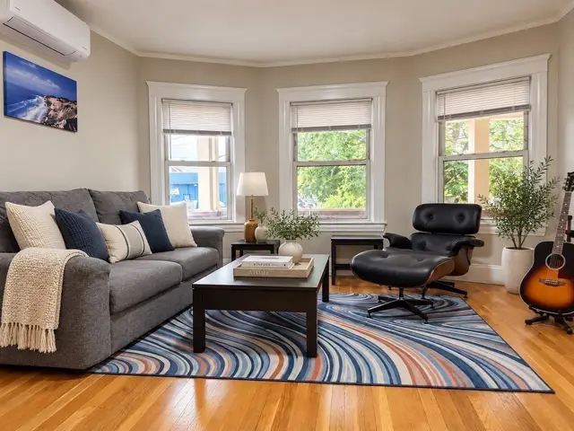 82-84 River St #84