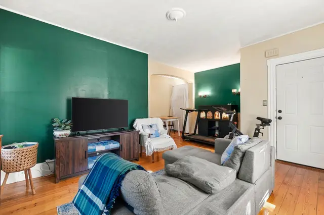 29 Chapman St #1