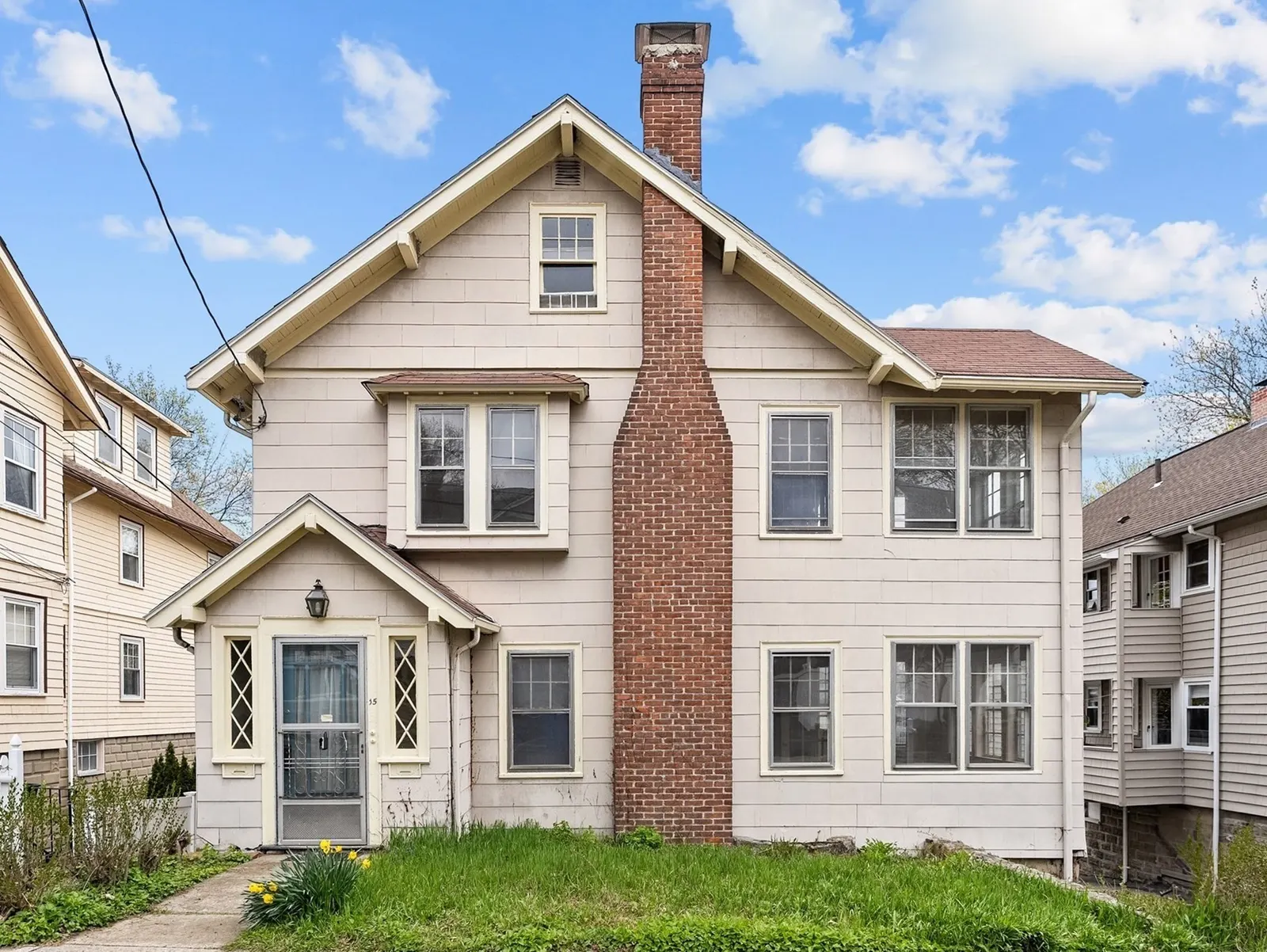 15 Howard St #A, Arlington
