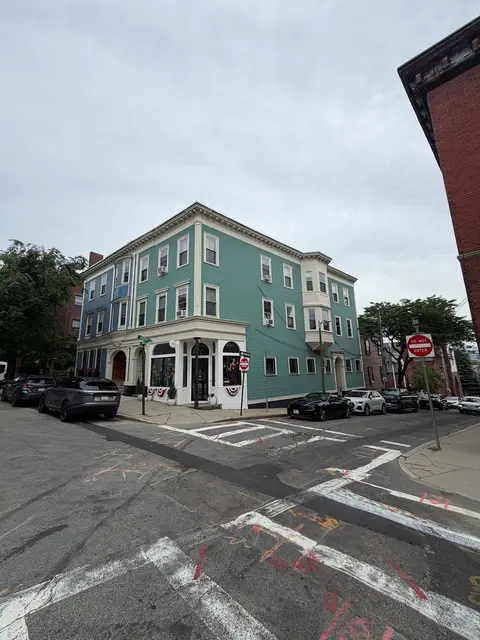 54 High St