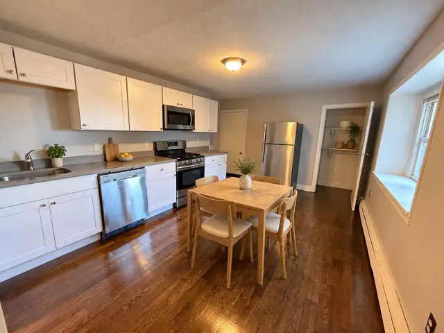 14 Cross St East #2