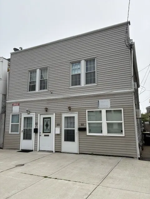818 Nantasket Ave, Hull