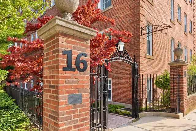 16 Chauncy Street #44