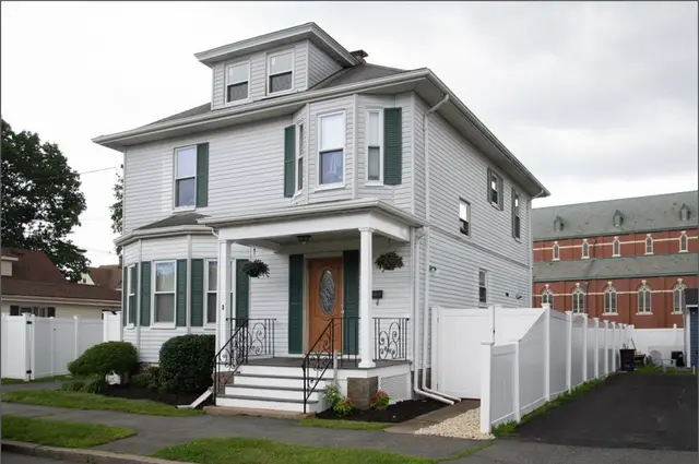 8 Lake Ave