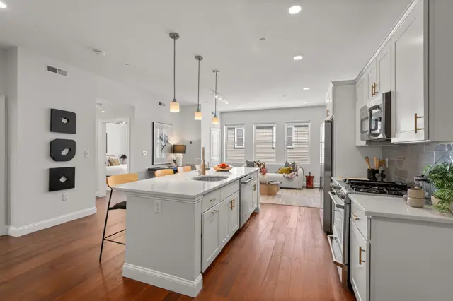 170 W Broadway #310