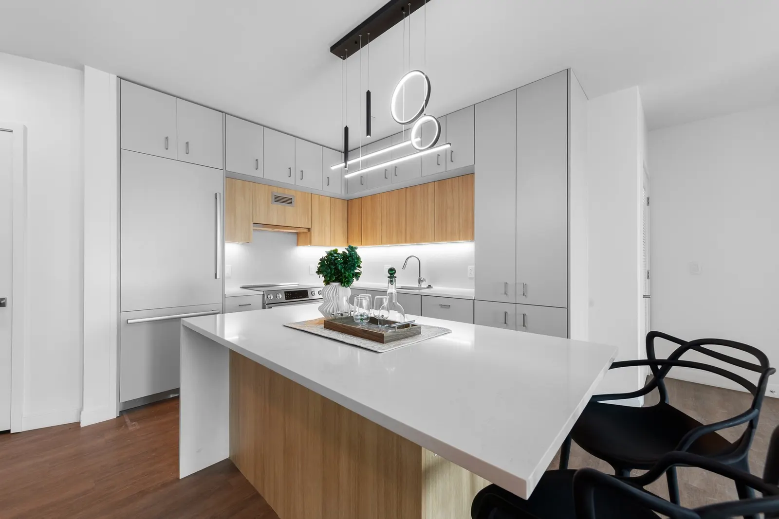 610 Hammond St #306, Brookline