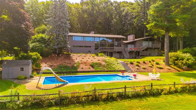 1090 North Road