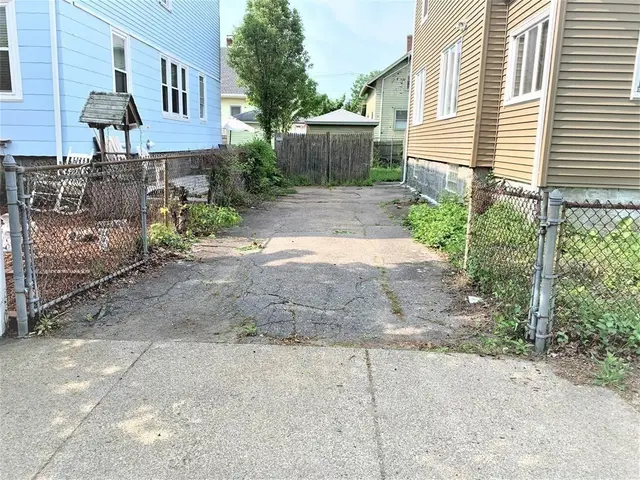 49 Thornton St