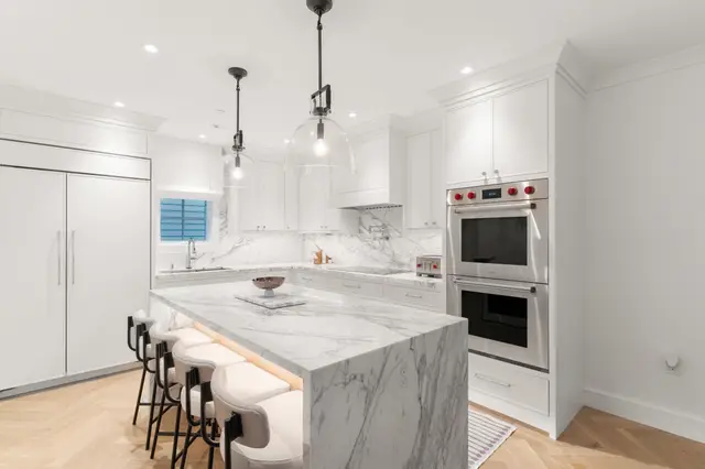255 W Third #255