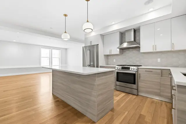 40 Westmoreland St #2