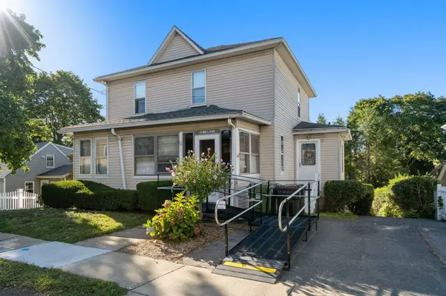 138 Forest St