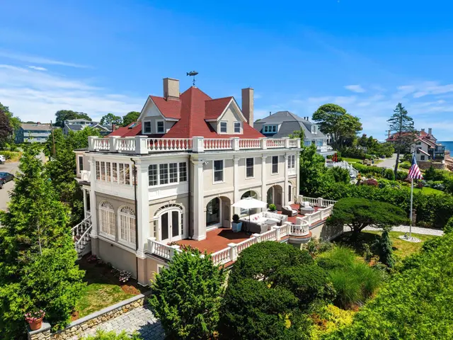 31 Shore Rd.