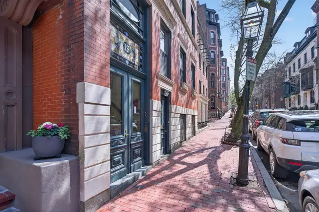 18 Hancock St #4