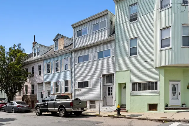 192 Lexington St