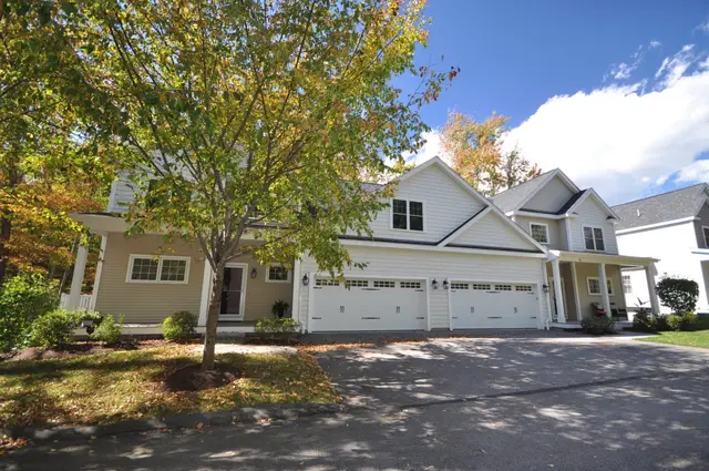 27 Stonebrook Court #27