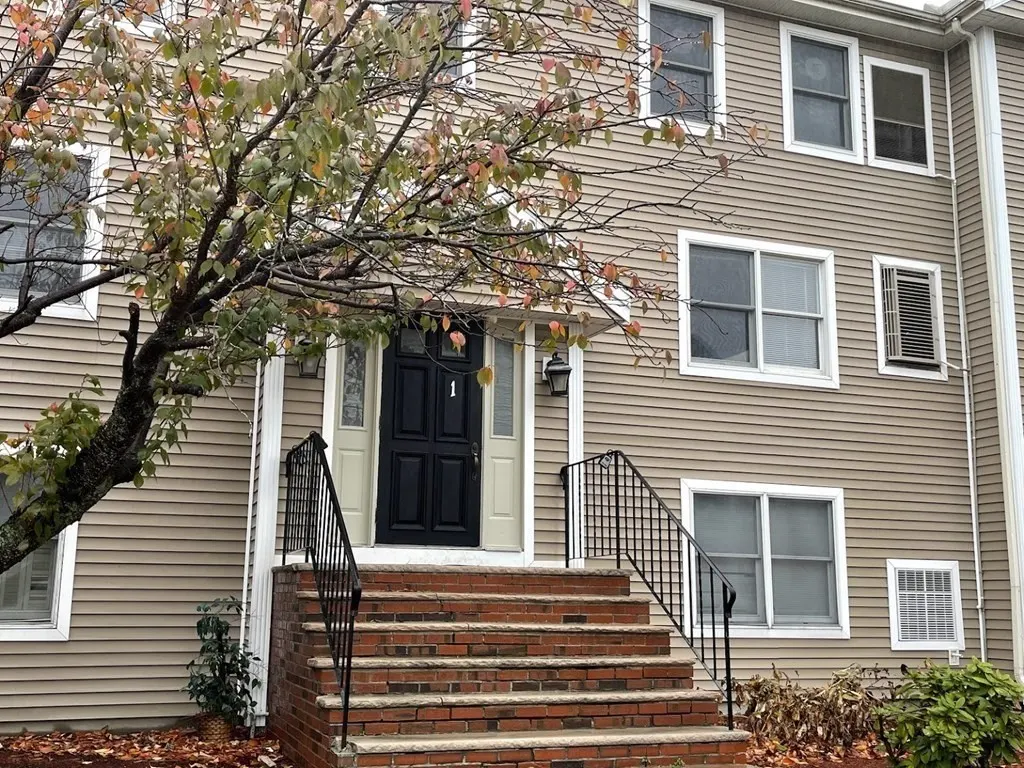 1 Maude St #7, Malden