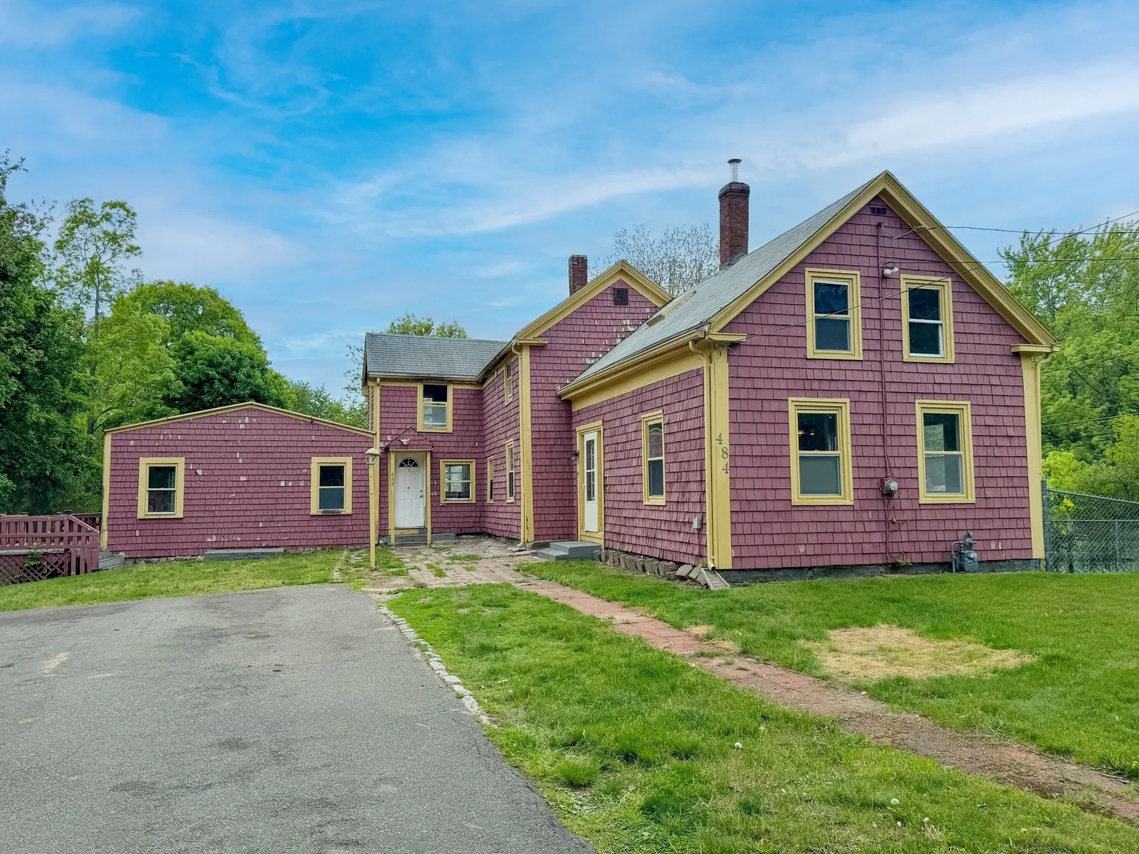 484 S Franklin St, Holbrook