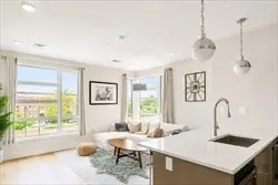 1650 Commonwealth #302