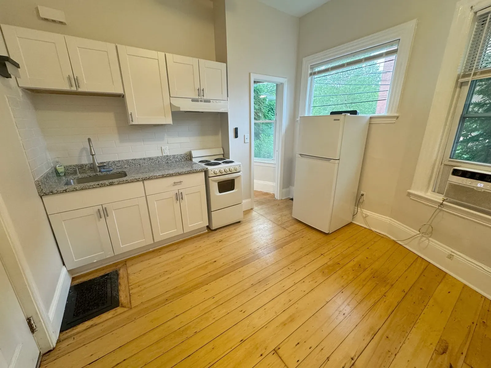 28 Academy Hill Rd #1F, Boston
