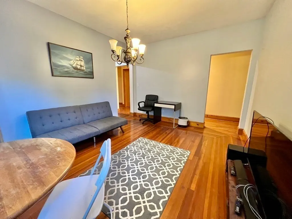 558 Washington St #1, Boston