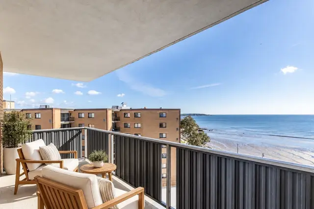 300 Lynn Shore Drive #811