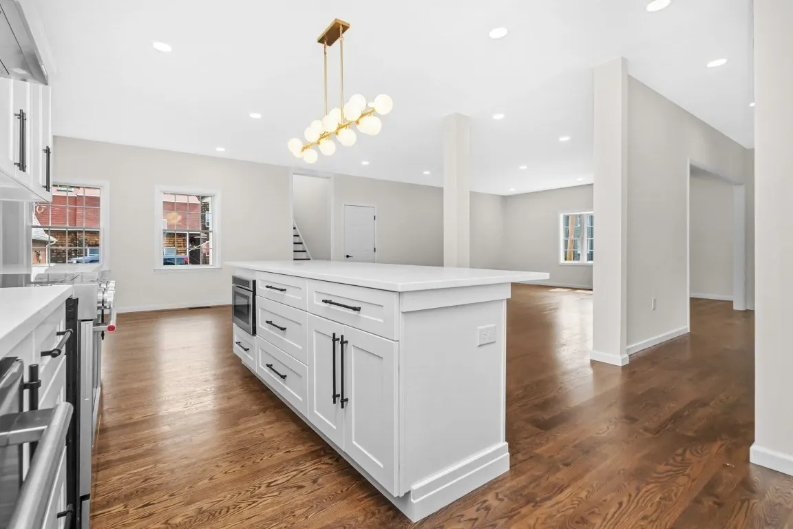 11 Kernwood Ave, Beverly