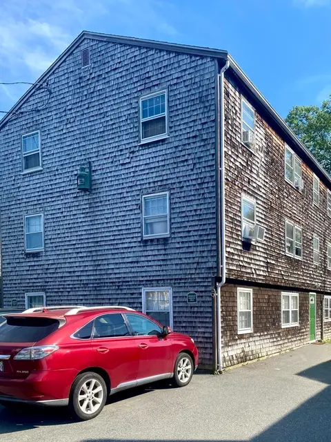 59 Commercial St #4