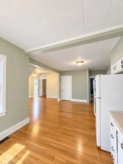17 Sumner Ave #1