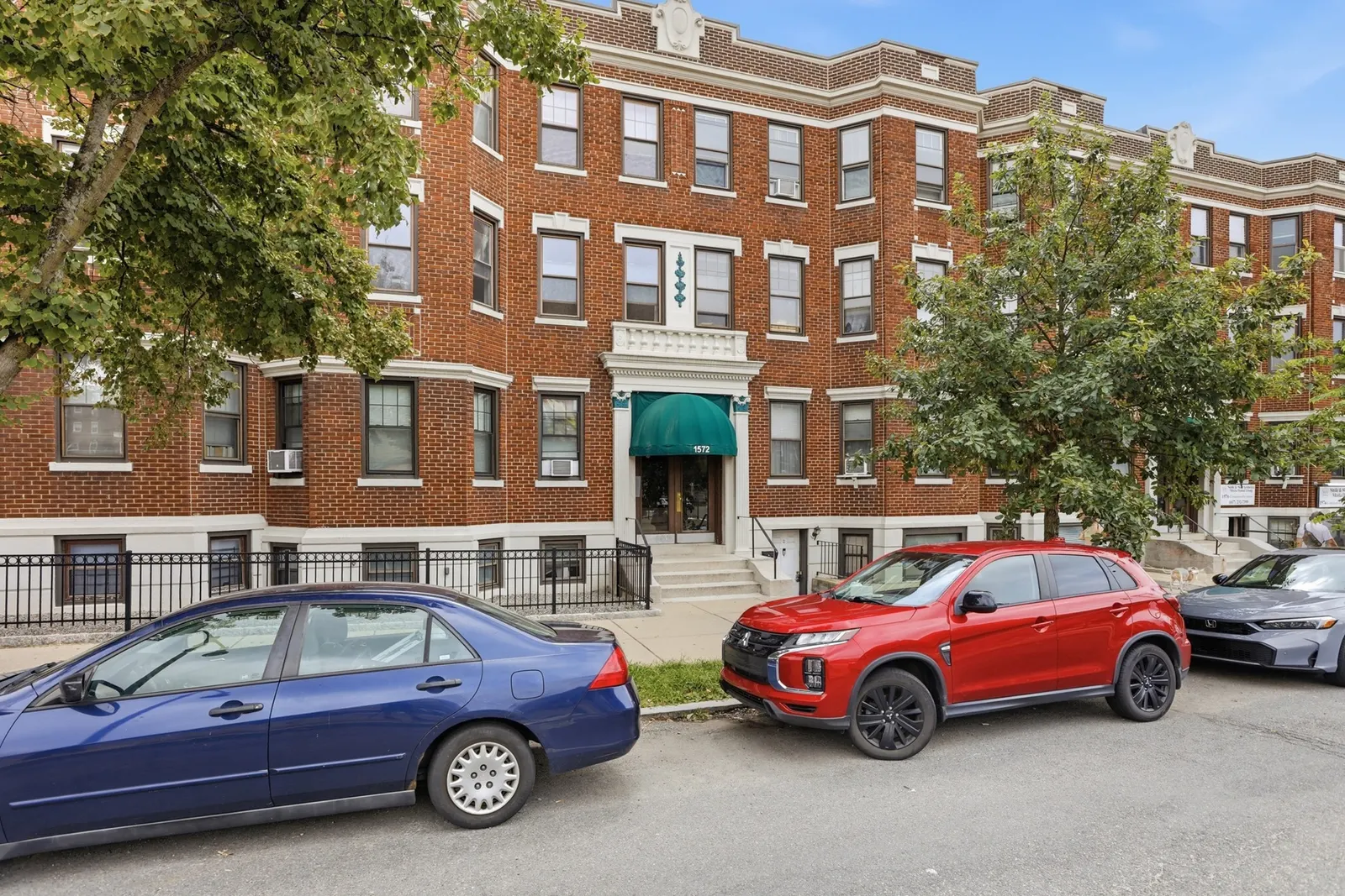 1572 Commonwealth Ave #6, Boston