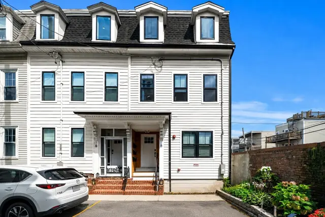 8 Viking St