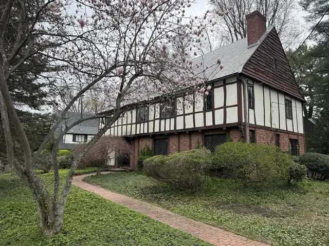 764 Hammond St