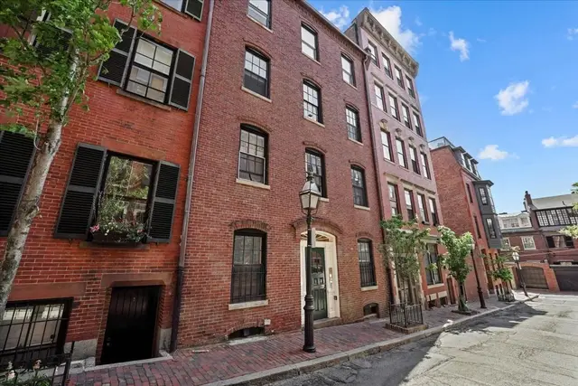 130 Myrtle St