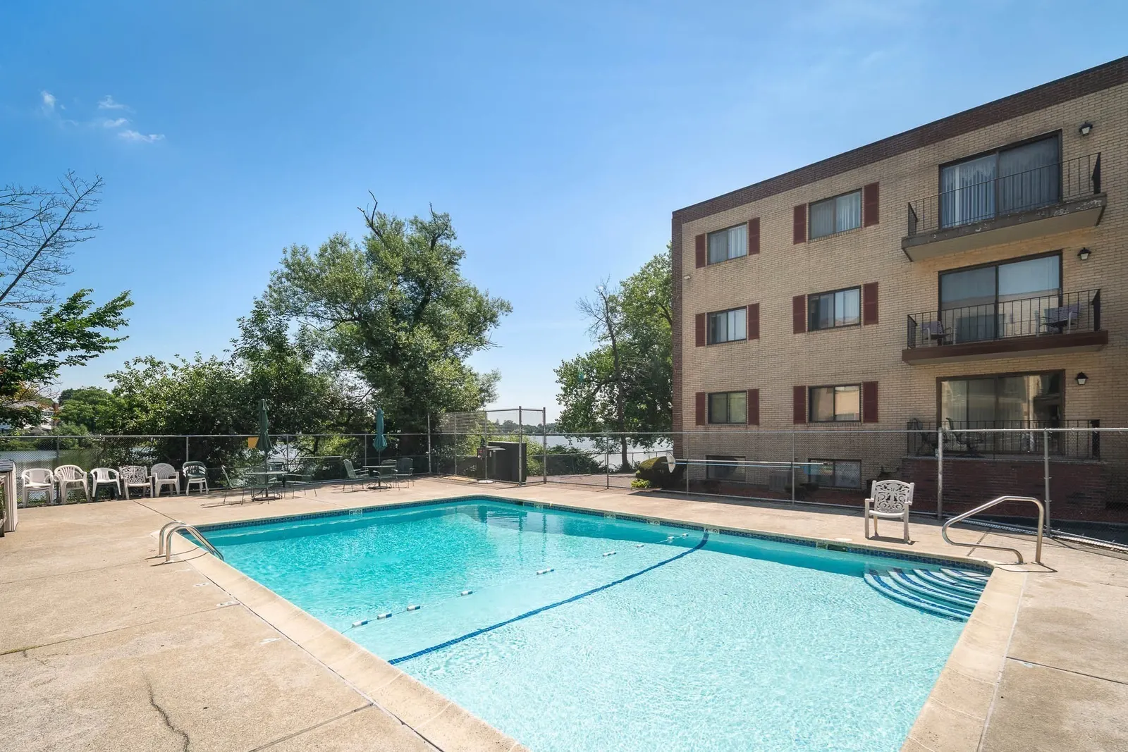 404 Broadway #303, Lynn