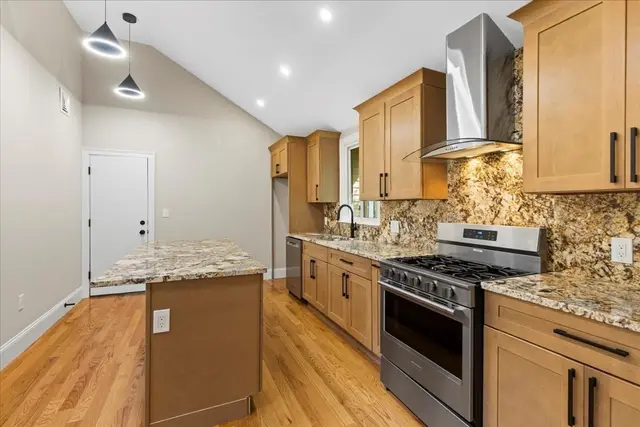 31 Woodale Ave #3
