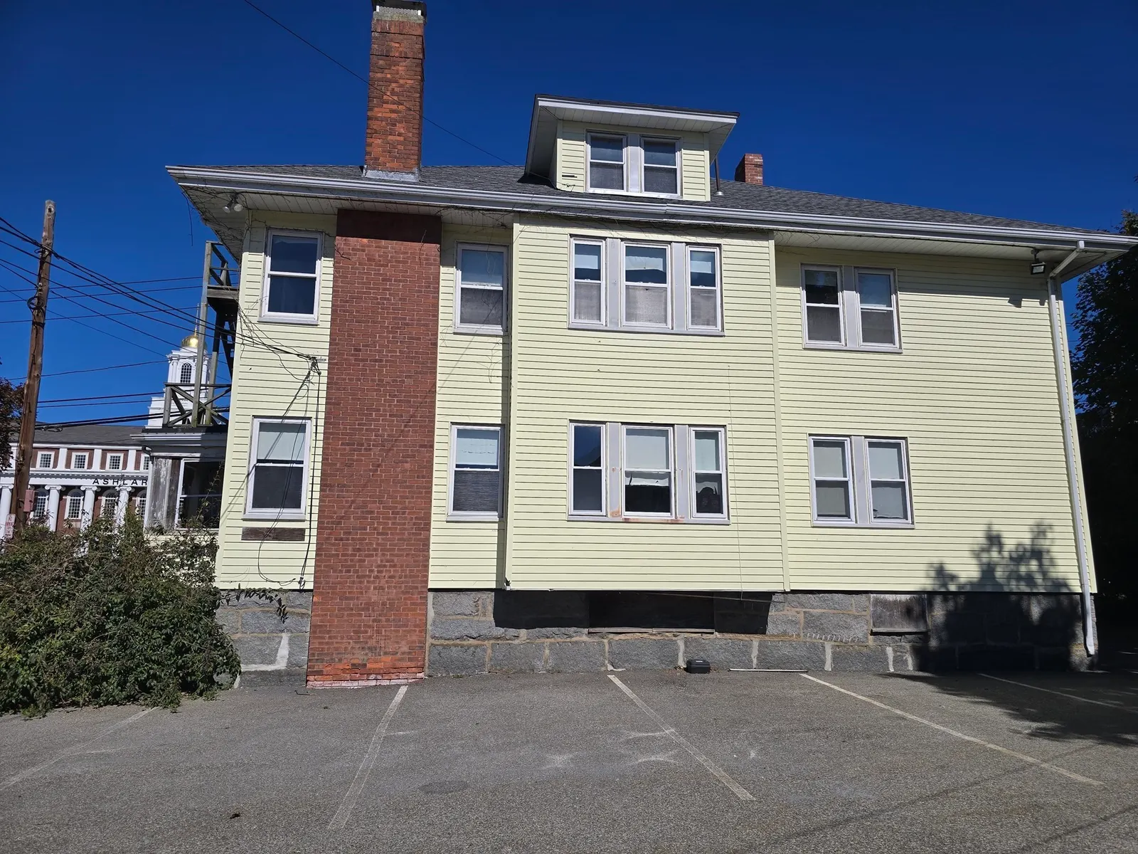 121 Whitwell Street, Quincy