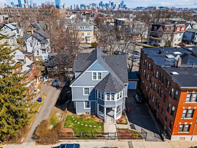 7 Waumbeck St #3