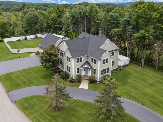 2 Wild Meadow Ln