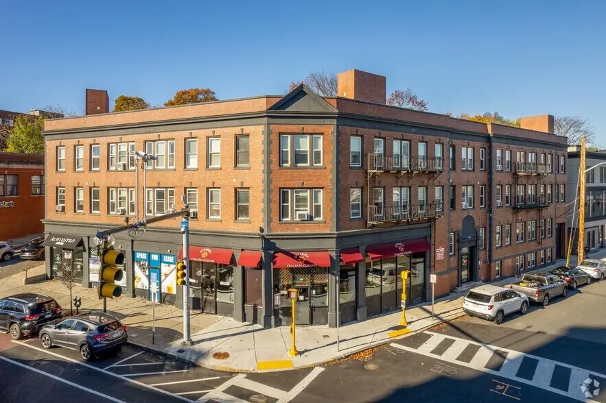 10 Yeamans St #19, Revere
