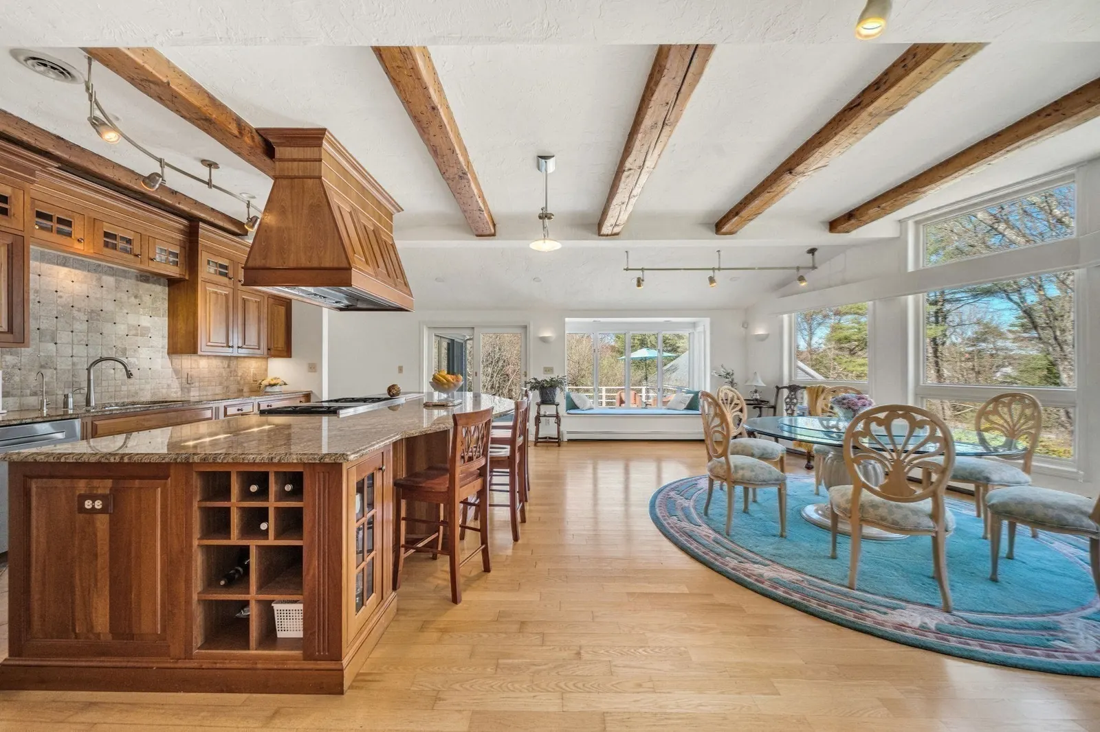 39 Kings Grant Rd, Weston
