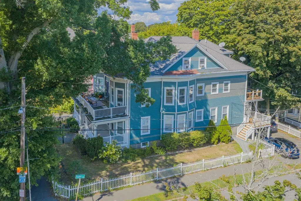 375 Lafayette St #1, Salem