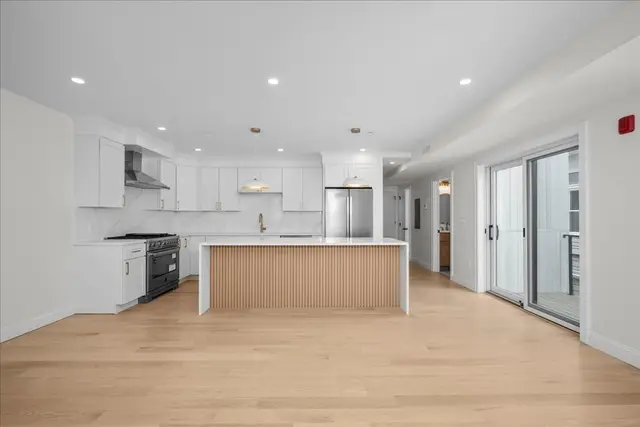 595 Broadway #302