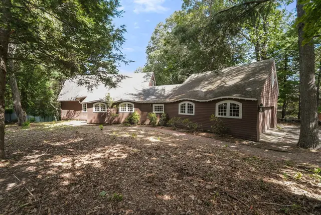 136 Dudley Rd