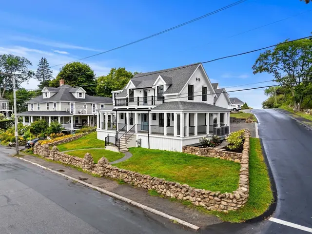 45 Beach Road