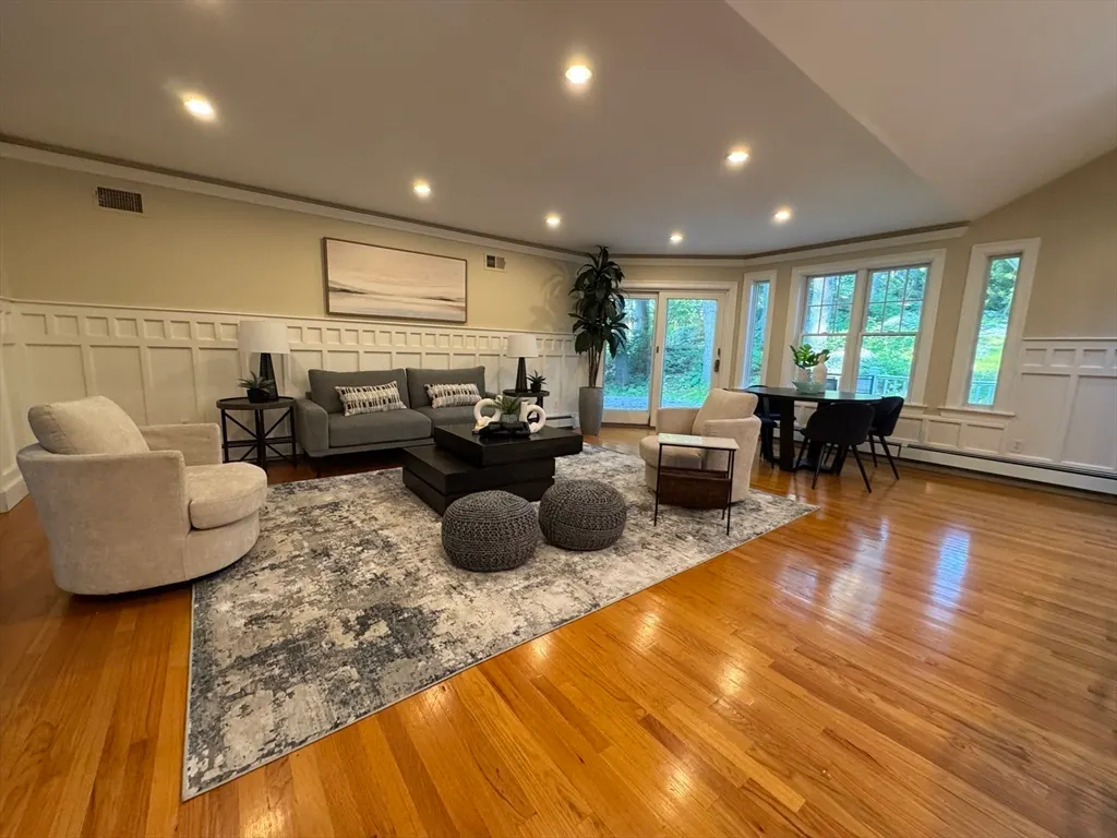 27 Gammons Rd #27, Newton