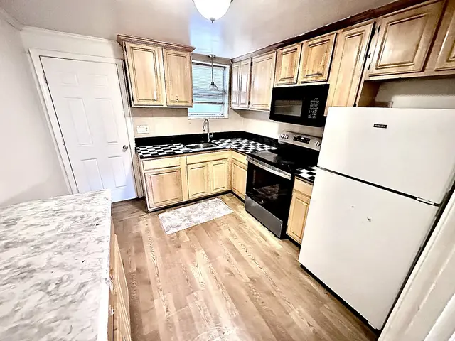 623 Cummins Hwy #B
